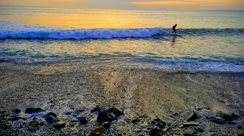 3ft waves in Huanchaco, Peru