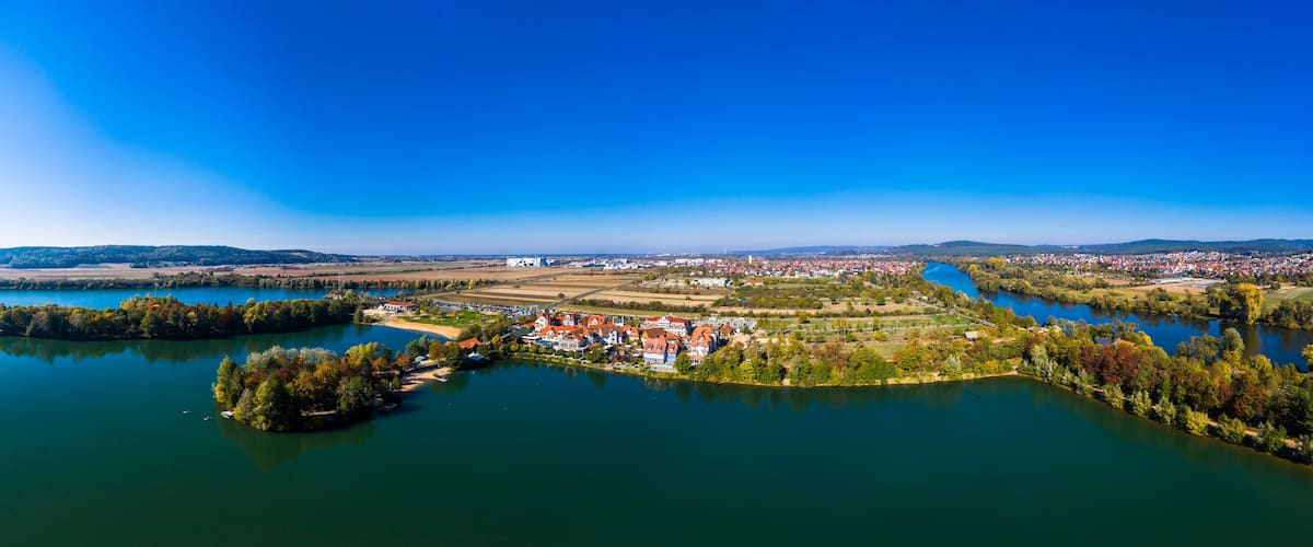 Germany, Lower Franconia, Miltenberg, Niedernberger Seenplatte, Niedernberg, Sea Hotel