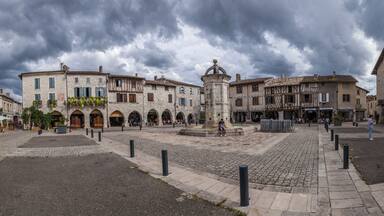 Eymet (Dordogne, France) - Bastide - Vue panoramique de la place des arcades