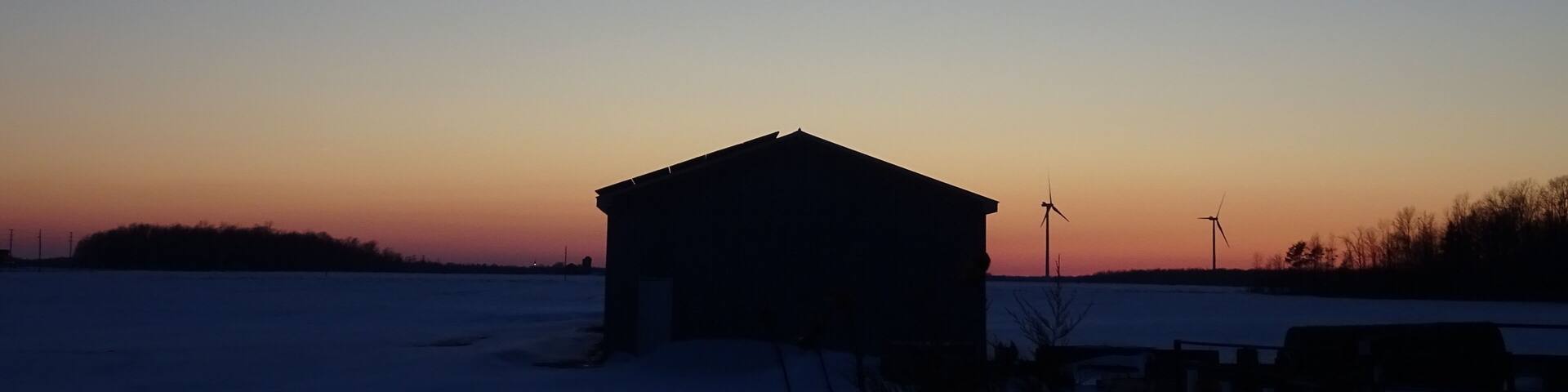 When the sun sets behind the barn #farmlife #sunset #livingonthefarm #beautieful #nature