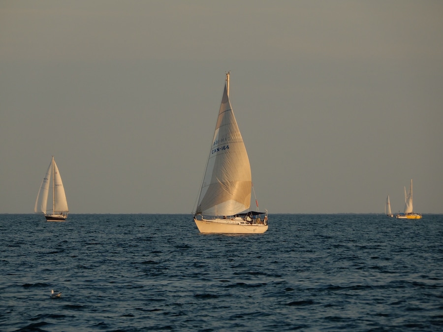When sailing on Lake Erie is taking you to paradise !