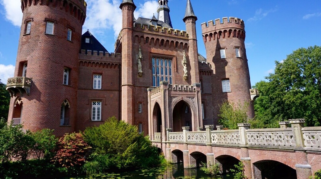 Moyland Castle has been rebuilt several times and now houses an art museum. If you visit this castle, you can climb the steps to the tower and see its surrounding gardens from a Birdseye view.