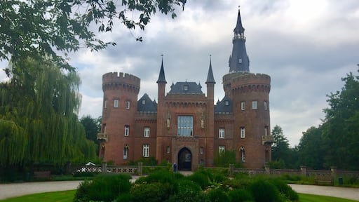 Back to Germany 🇩🇪 I saw a singth on the Autobahn from the castle. Very nice castle 🏰. There is a museum and a Café.