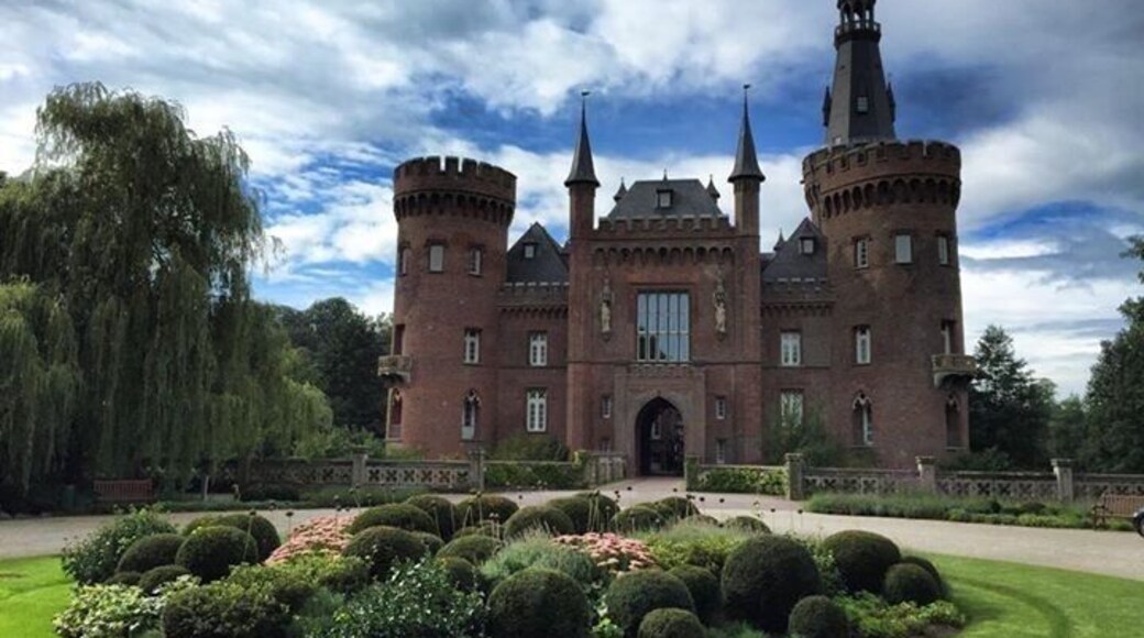 The beautiful grounds of Schloss Moyland.