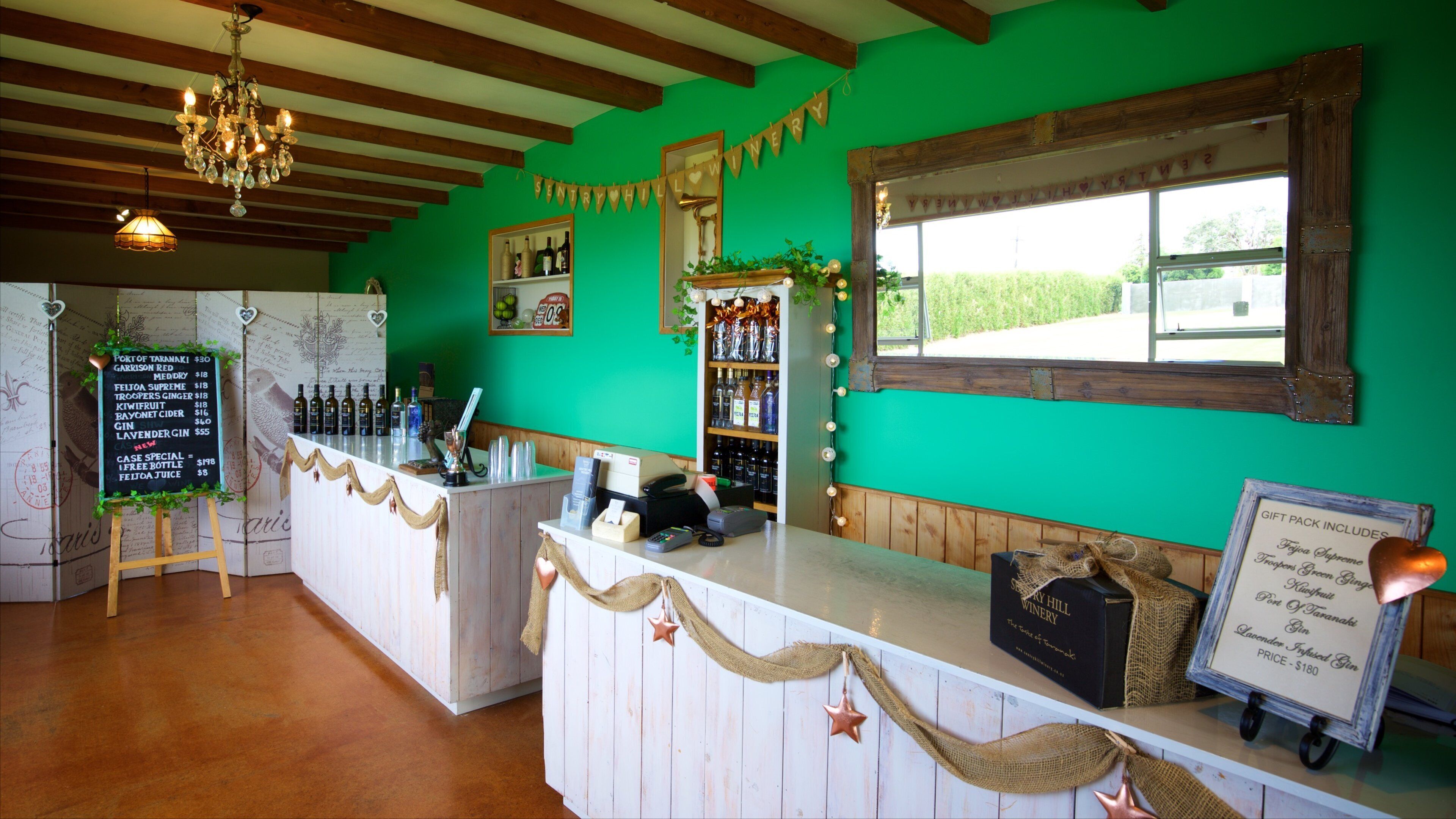 Lepperton featuring interior views