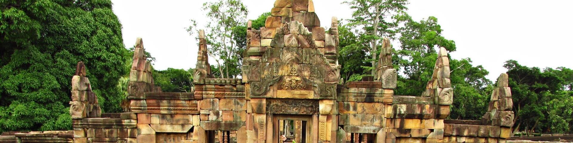 To get a good photo of an hippo is no easy task!