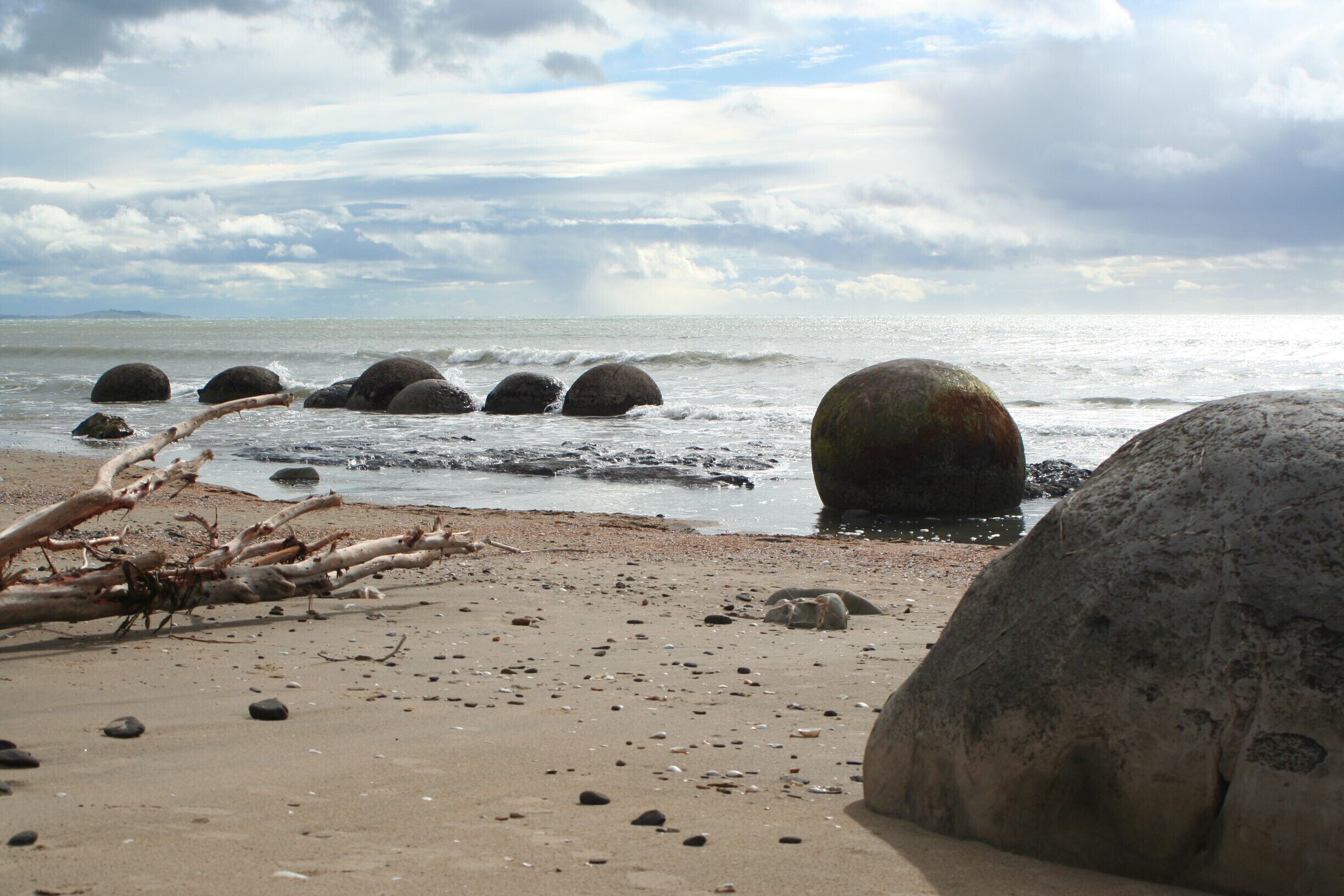 Moeraki boulders, the tide is coming in.