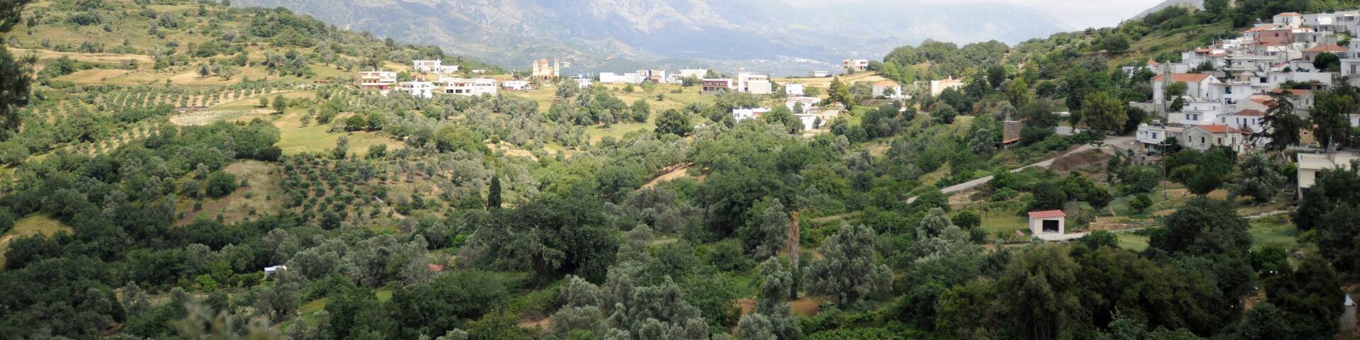 Genna et Agia Fotini vus depuis Méronas près d'Amari en Crète
