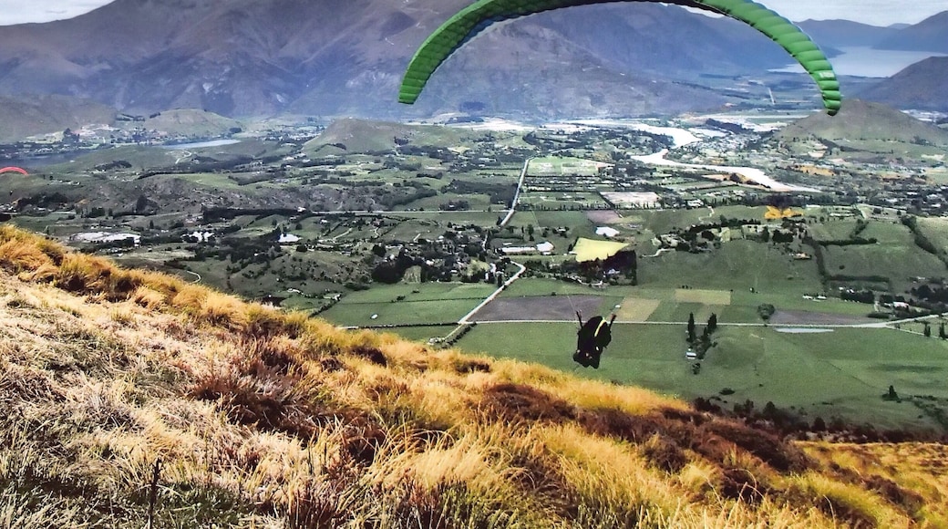 Grabbing some Sky over Coronet Peak, Queenstown !!!
#ExtremeAdventures #Paragliding #Queenstown #NewZealand
