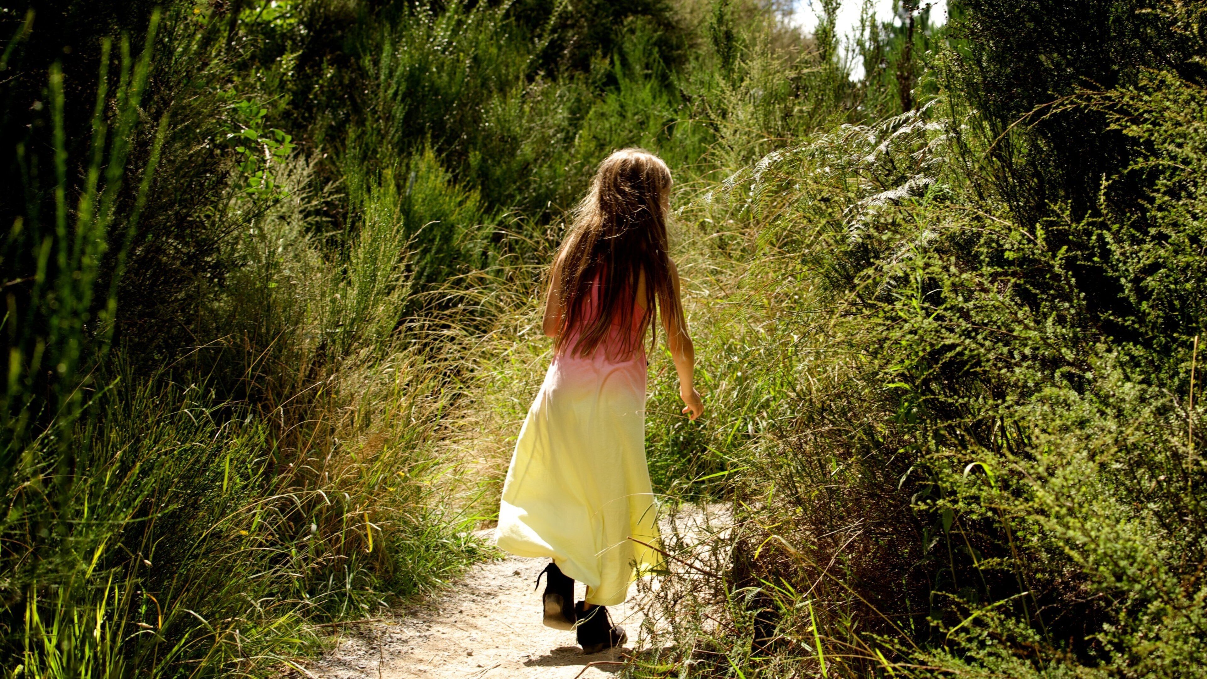Rotorua showing a park as well as an individual child