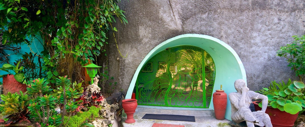 Catur Tunggal which includes a park