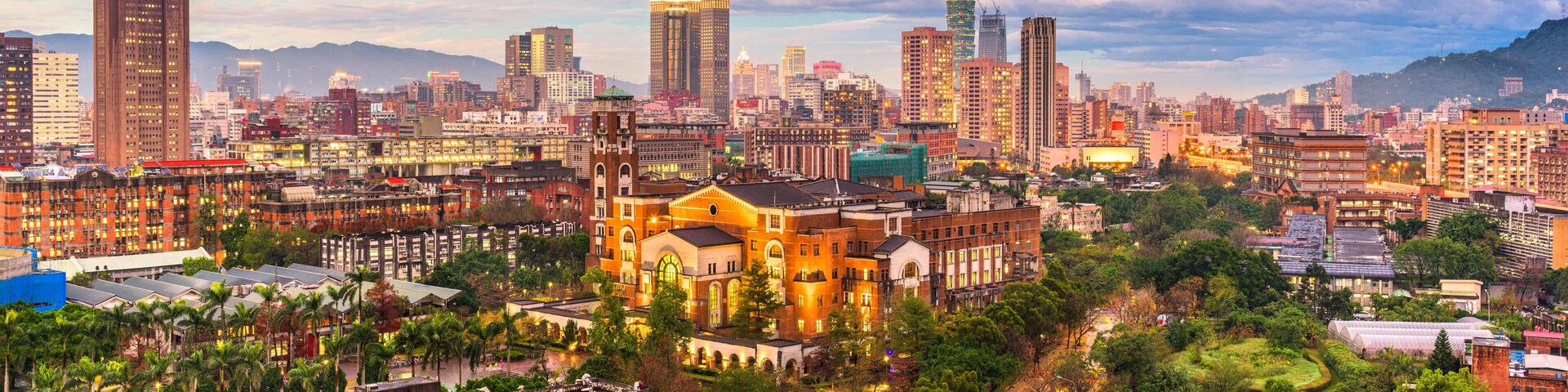 HYY42R Taipei, Taiwan skyline over National Taiwan University.