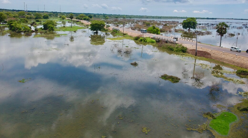 Many beautiful lakes in Sri Lanka