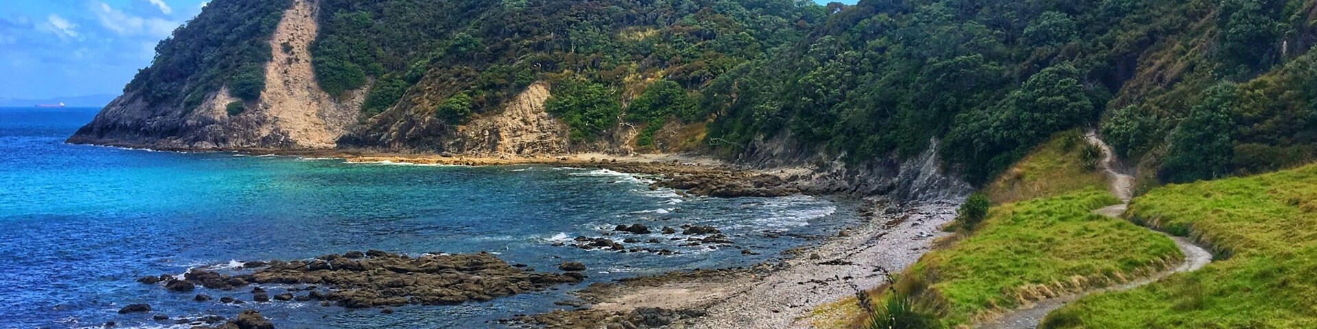 Whangarei Heads, Busby Head track to Smugglers Bay
An easy 3km loop walk that passes WWII gun emplacements, rolling green hills, and scenic coastal vistas. A highlight stopping point along the route is Smugglers Bay, a picturesque beach worth a swim!
#ontheroad #newzealand #hiking #walking #trek #travel #adventure #whangarei