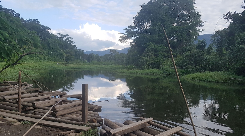 The best way to get around lakes in Peru