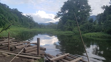 The best way to get around lakes in Peru