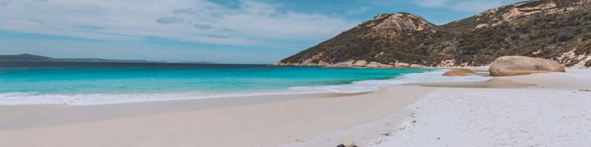 đ·đŽ Am vizitat Little Beach la recomandarea localnicilor. Spuneau cÄ existÄ posibilitatea sÄ ĂźntĂąlnim canguri pe plajÄ. đŠ
Din pÄcate nu am vÄzut nici un cangur, dar Ăźn schimb am fost uluiÈi de frumuseÈea plajei. Nisipul alb Èi apa turcoaz au fost ingredientele unei dupÄ-amieze perfecte! đ
đŹđ§ We have visited Little Beach at the recommendation of the locals. They said that we could see kangaroos on the beach. đŠ
Unfortunately, we did not see any kangaroos, but instead, we were amazed by the beauty of the beach. White sand and turquoise water were the ingredients for a perfect afternoon! đ
#cherryontheworld #australia #littlebeach #albany #beauty #beach #travelblogger #travel