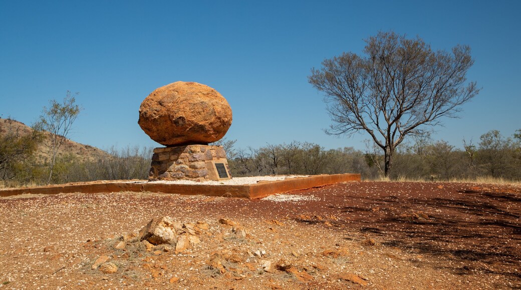 Flynn featuring desert views and a park