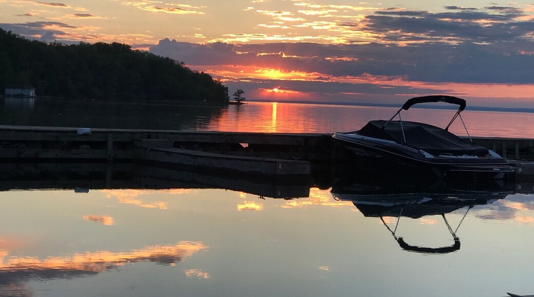 Sunset views across from Georgina Island