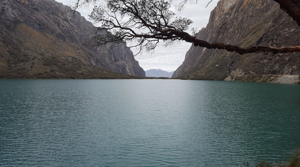 Laguna de Llanganuco, Peru