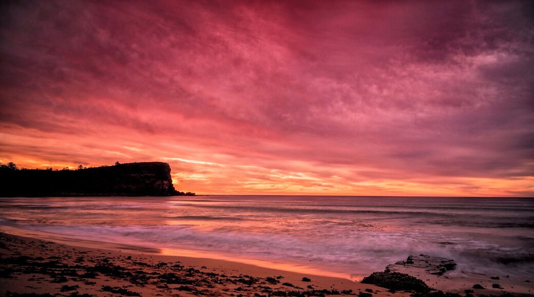 A BEAUTIFUL location for any fan of a good sunrise or sunset. The beautiful head too the left can hide the sun and allow the clouds to carry all of the light.
I have been lucky enough to see some amazing sunrises at this stunning location.
Too see more of my work, check my social media pages -
Facebook - https://www.facebook.com/DevilbabiDesignsPhotography/
Flickr - https://www.flickr.com/photos/devilbabidesignsphotography/
Google + https://plus.google.com/+AmandaMoore
Feel free to leave me any questions you may have about this stunning location!