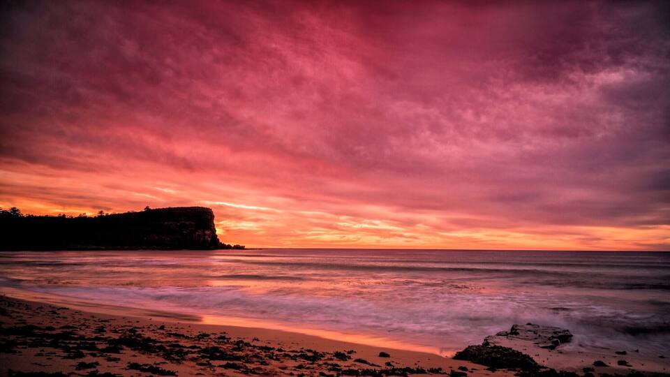 A BEAUTIFUL location for any fan of a good sunrise or sunset. The beautiful head too the left can hide the sun and allow the clouds to carry all of the light.
I have been lucky enough to see some amazing sunrises at this stunning location.
Too see more of my work, check my social media pages -
Facebook - https://www.facebook.com/DevilbabiDesignsPhotography/
Flickr - https://www.flickr.com/photos/devilbabidesignsphotography/
Google + https://plus.google.com/+AmandaMoore
Feel free to leave me any questions you may have about this stunning location!