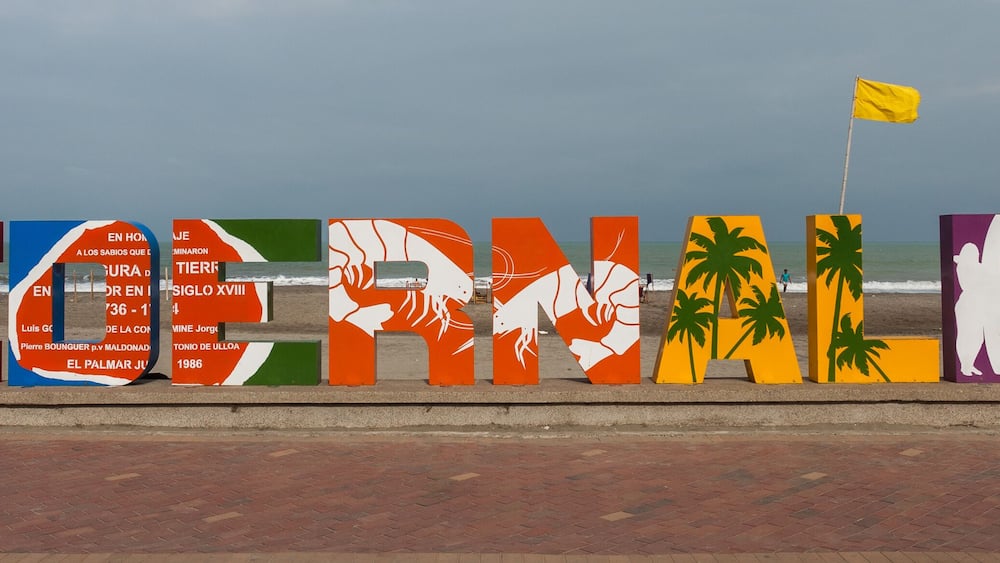 Three-dimensional sign of Pedernales