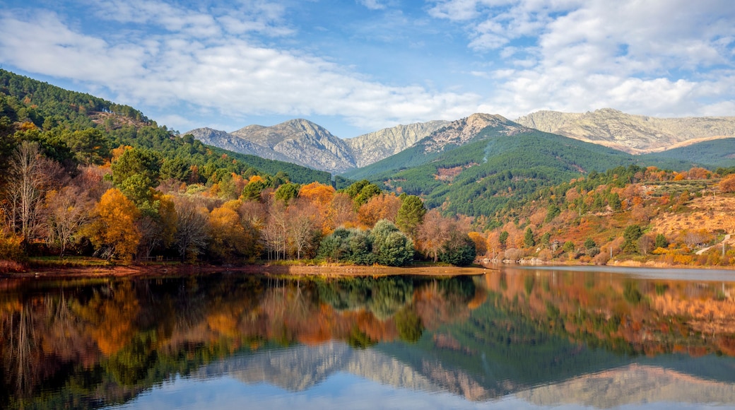 Beautiful autumn view of the Sierra de Gredos from the Riocuevas reservoir in Arenas de San Pedro, Avila, Castile and Leon, Spain
