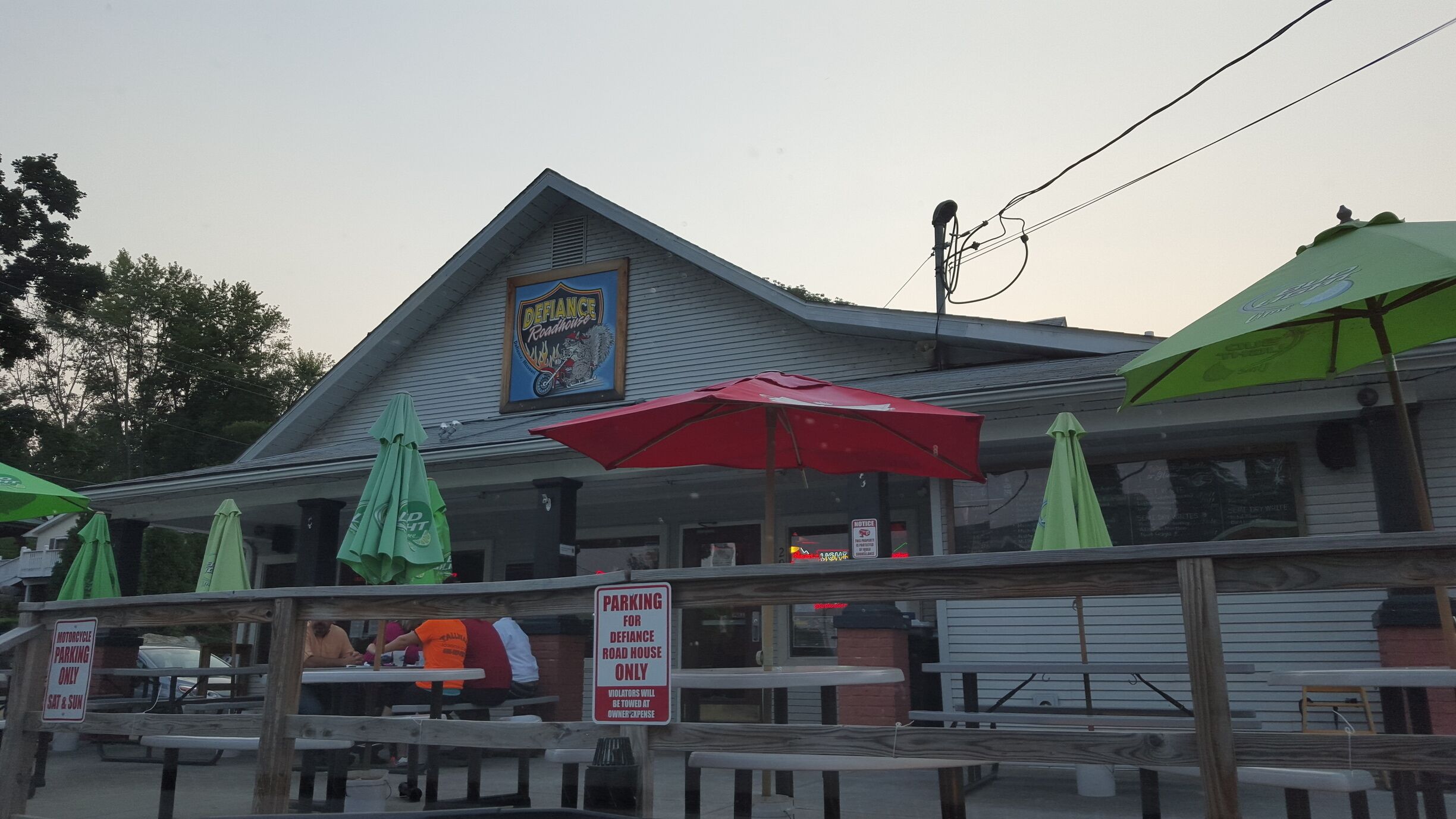 Are you in Missouri Wine country and all of the local wineries are closed? You don't need to drive far for some good food and good country music! Defiance Roadhouse sits right on highway 94 and offers a plethora of food to fit any fancy! 