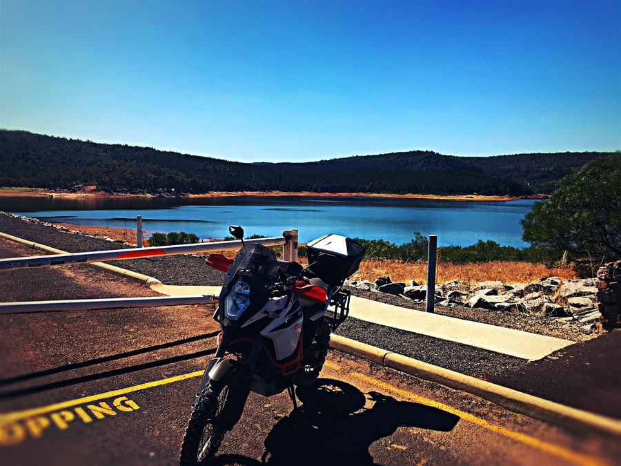 Harvey dam is great for a day out with plenty of places to stop in by the water for swimming and camping