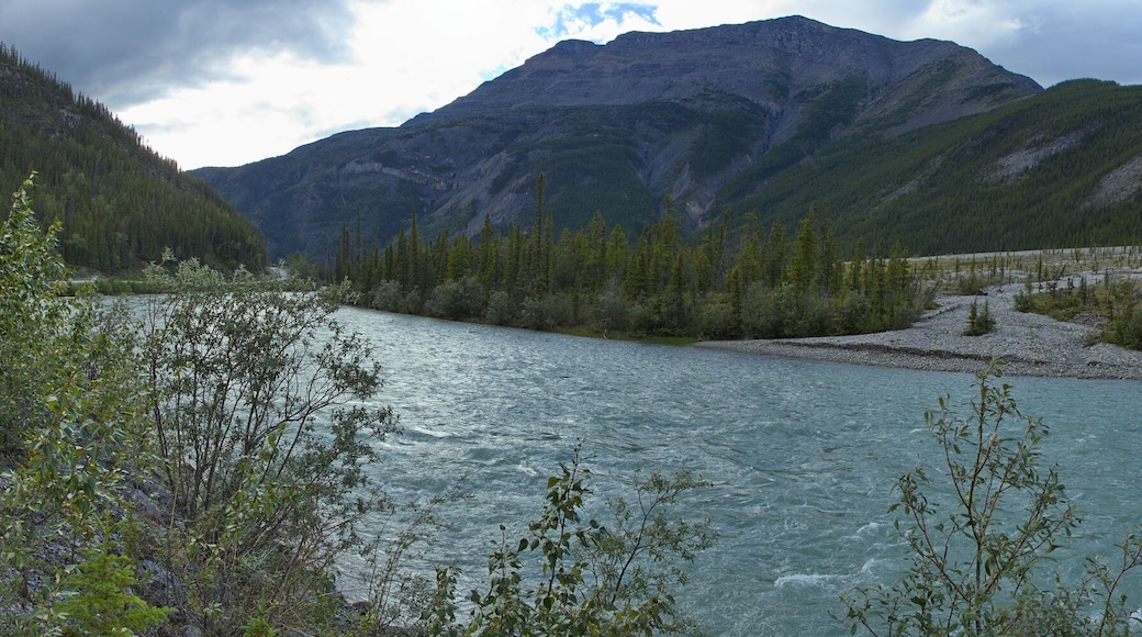 Muncho Lake