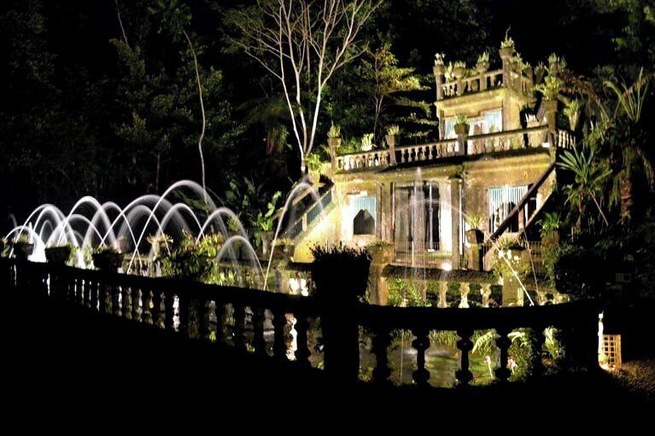 Just south of Cairns is this unique spot amongst ancient rainforests and raging waterways.
A great spot to camp for the night. Fantastic pub grub for dinner a short walk away and then see Paranella Park in a different light (by night). There is an opportunity to see glow worms, fire flys, glow mushrooms that were the coolest form of nature. By day, it does not disapoint as you discover the same but see different sights that both nature and man has created in harmony.