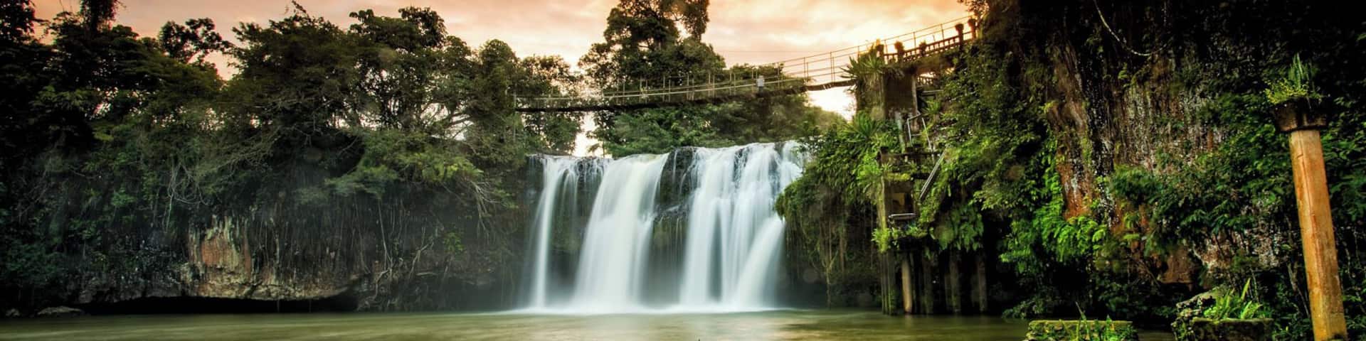 Who's been to @paronellapark in far north QLD ?? Such a remarkable human that Jose isn't he? It's definitely worth the visit, a super inspirational story about the man who built this place. We were lucky enough to get a crazy sunset on the weekend over the Mena Falls. Loving our @queensland adventures so far!! 😀 #discoverqueensland #stimages2016roadtrip