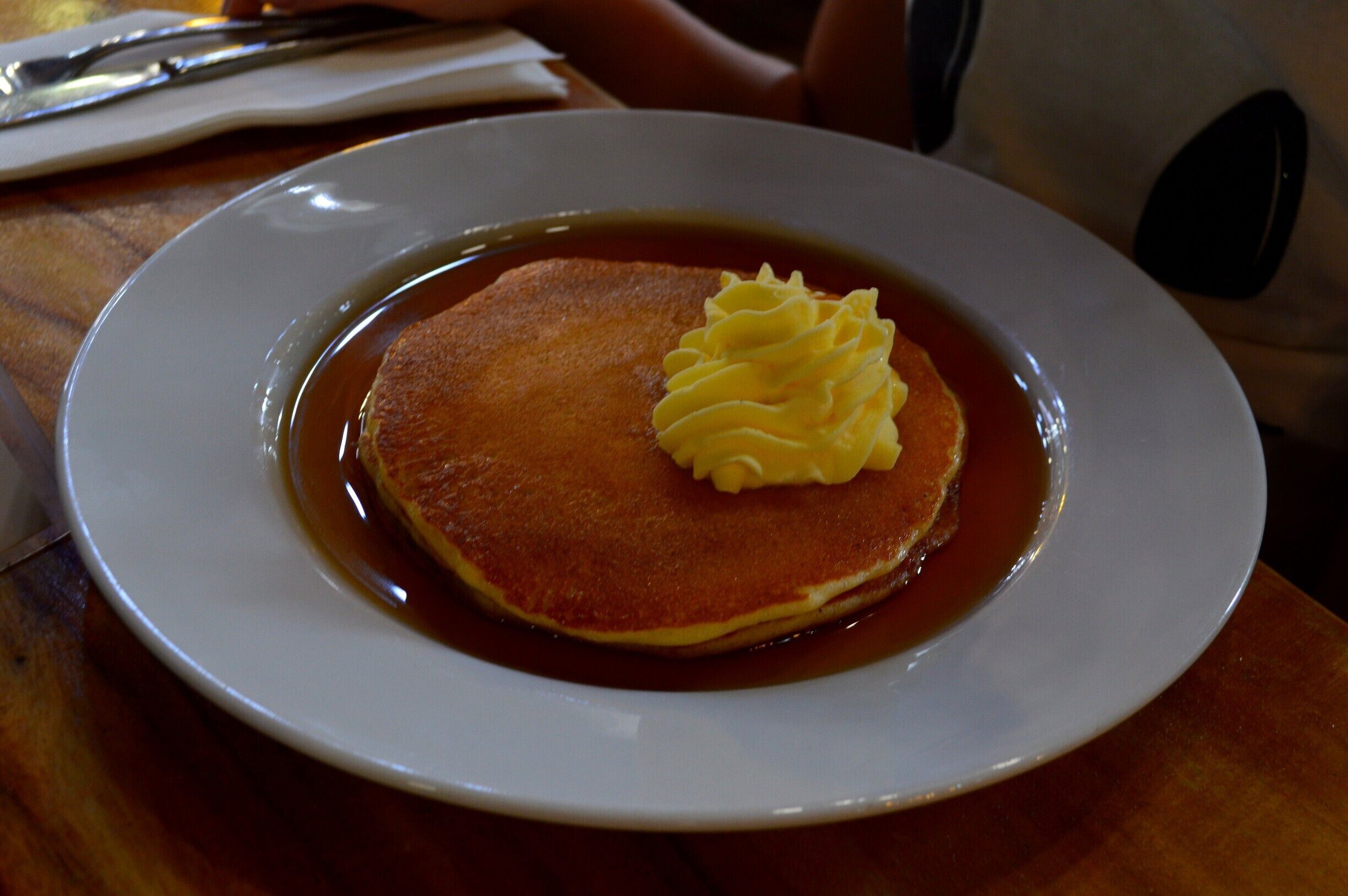 Kids Size Pancakes.  
Looks mouth watering doesn't it. 
A Must stop in the Byron Bay Region is at the Macadamia Castle.  
Open and serving all day.  