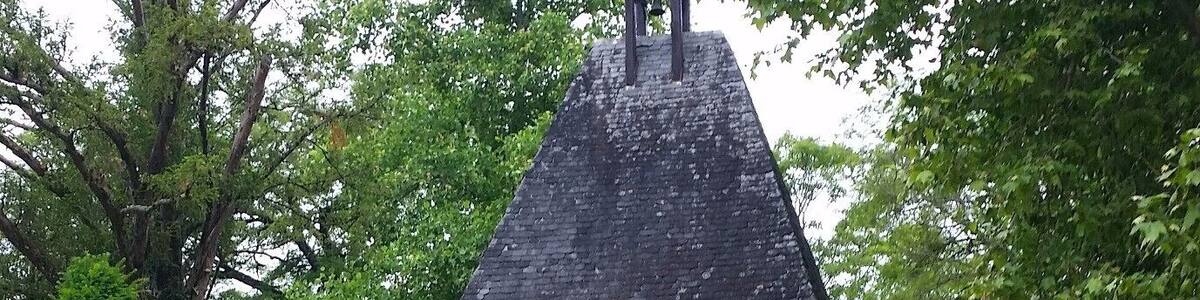 Beautiful gardens with different areas like large rooms.
Dog friendly too.