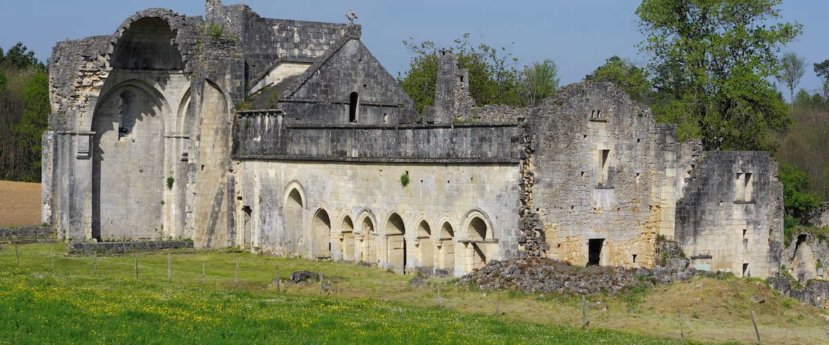 Ruines de l'abbaye de Boschaud, commune de Villars, Dordogne, France