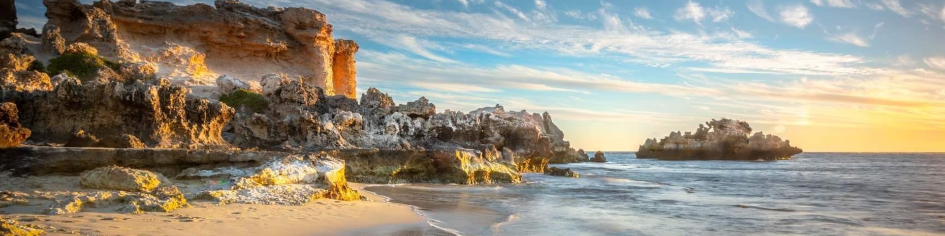 Smokey sunsets from winter and spring prescibed burns can give interesting light to seaside sunsets
#golden