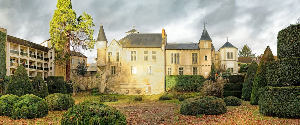 Castel Franc et son Jardin français, Vichy, France