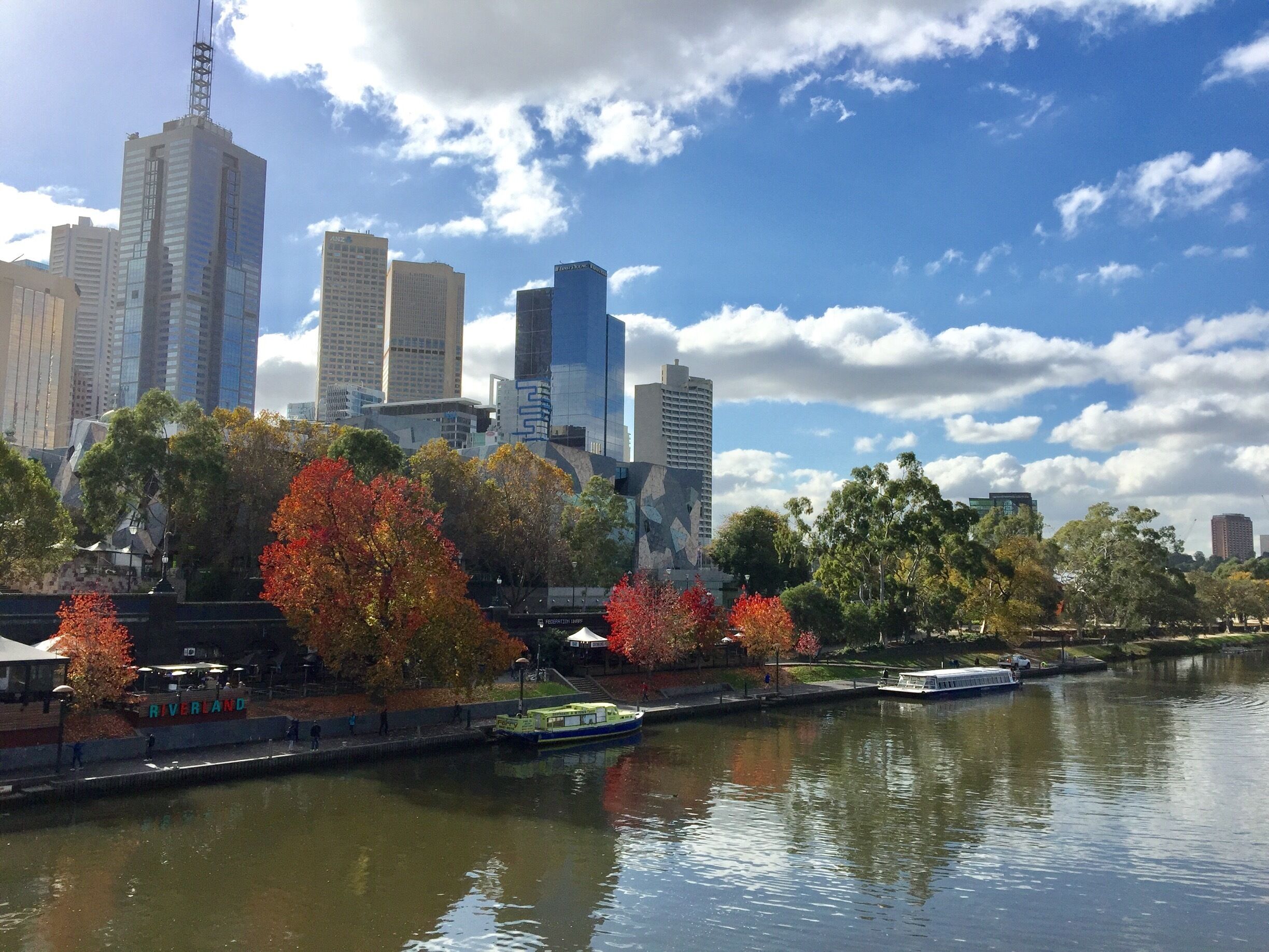 It's a lovely Autumn afternoon photo of the Yarra River on the Princes Bridge on St Kilda Road