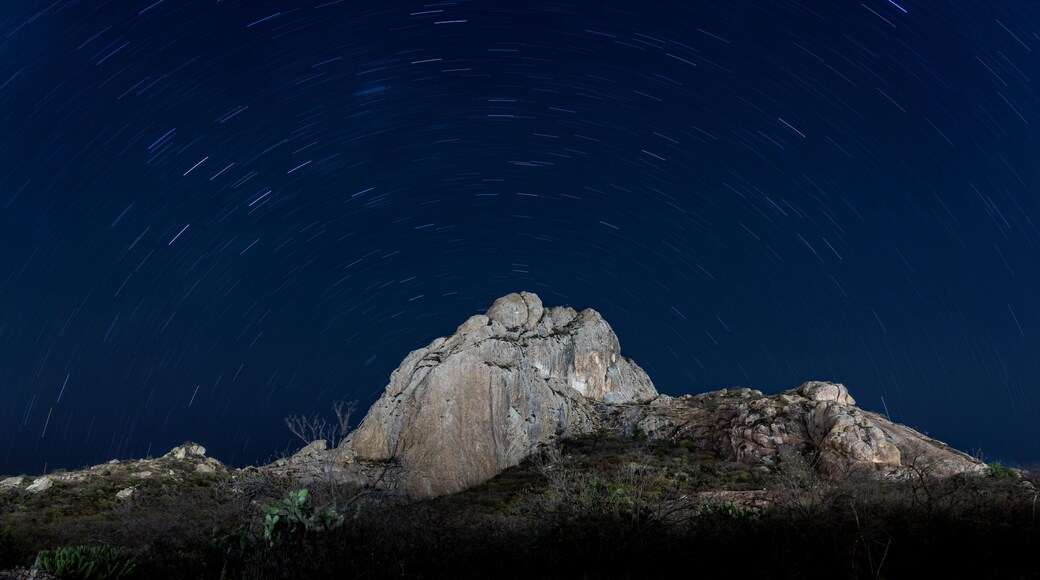 StarTrail de la Peña de Bernal, Querétaro, México