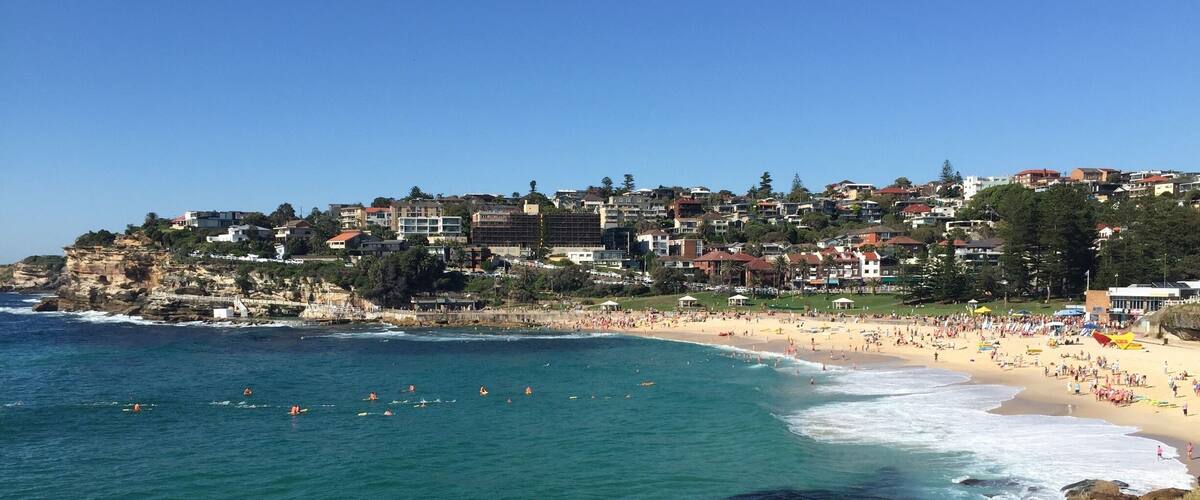 One of my favorite things to do in #Sydney is the #coastalwalk from #Bondi to #Coogee. There are several places (aka more beaches) to stop along the way. This is #Bronte beach at dawn. The entire walk takes about 3 hours return. Or if you get too tired walk one way and take but bus back. #sydneyforfree #goldenhour