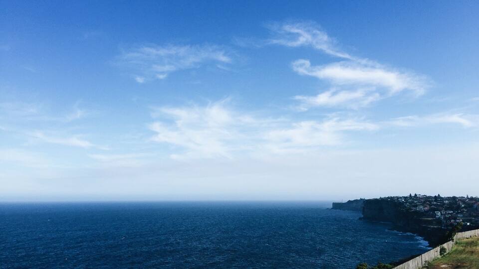 How many people get to go for a run in such a beautiful place? So lucky to live here. If you're in Sydney, take the walk from Christinson to Watsons Bay for some epic coastal views and a couple of history lessons too! #sydney #waterlust #australia