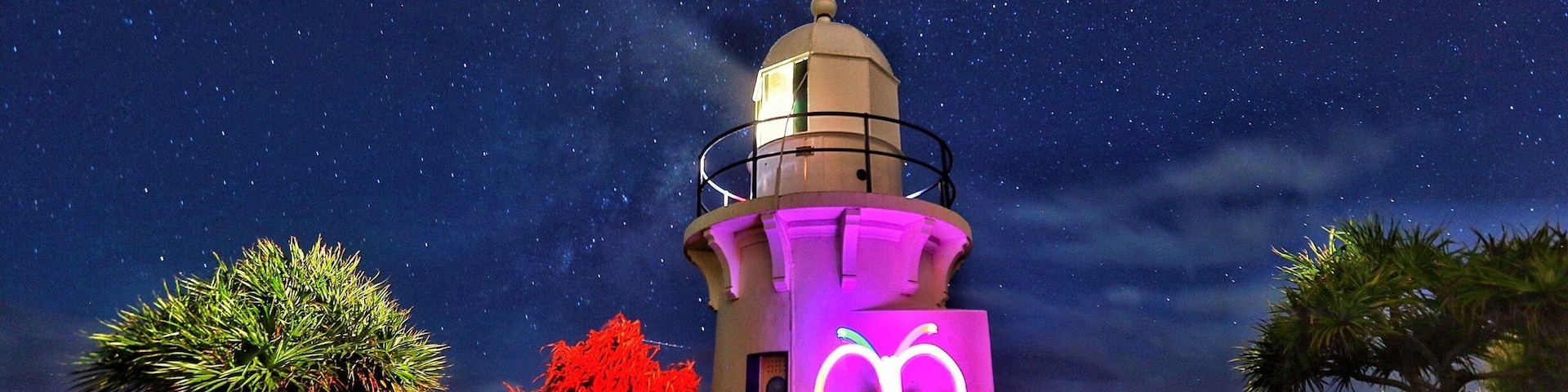 Fingal Head, just South of the Qld border in NSW, is a great place to watch sunrise, sunset and stargaze. It can all be done with the lighthouse in mind. Fun nights can also be had with light painting whilst waiting to see if the stars are optimal. Whatever you do at Fingal Head, you'll come away having enjoyed yourself.