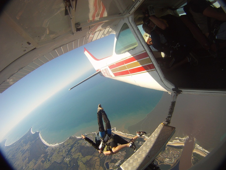 This was my 2nd time skydiving! very professional, great crew! you're only falling for less than a minute, then you get to spend the next 15 or 20 mins enjoying the amazing coastline.