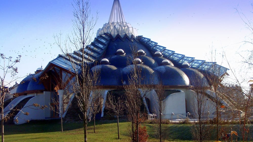 Fantastical Organic Architecture of Hungary's Imre Makovecz - Makói Hagymatikum Fürdő (baths)#StunningStructures