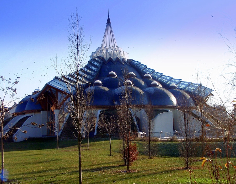 Fantastical Organic Architecture of Hungary's Imre Makovecz - Makói Hagymatikum Fürdő (baths)#StunningStructures