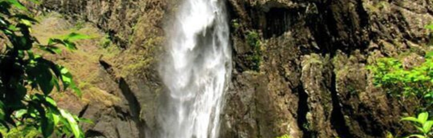 Last photo of Wallaman Falls (promise). If you're ever in North Queensland this is worth every minute of driving, walking, and general detouring. #nationalpark