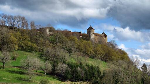 This building is indexed in the Base Mérimée, a database of architectural heritage maintained by the French Ministry of Culture, under the reference PA00101450 .