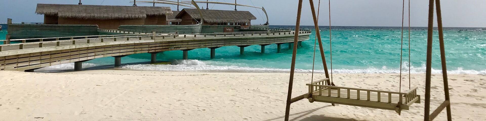 Malediven Milaidhoo Schaukel am Strand