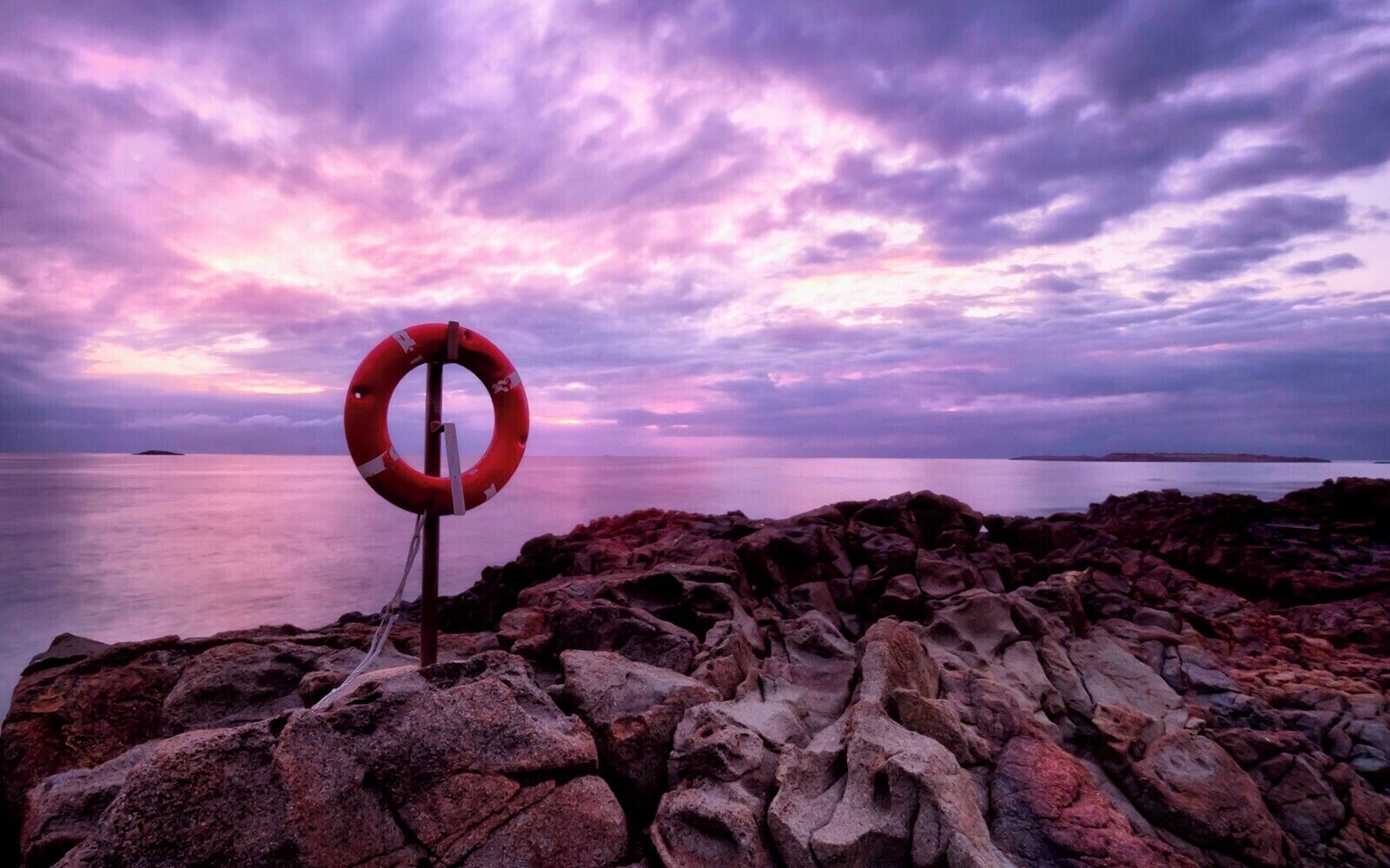 Rocky shores makes sunrise fun! 